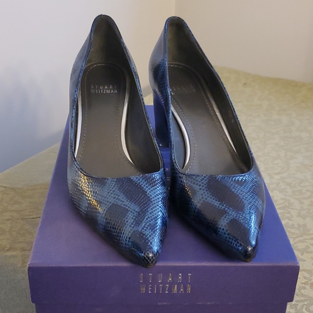 NIB Stuart Weitzman Hugme pumps 7.5 snake print